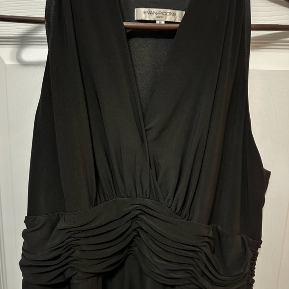 Dress - Picture 3 of 6